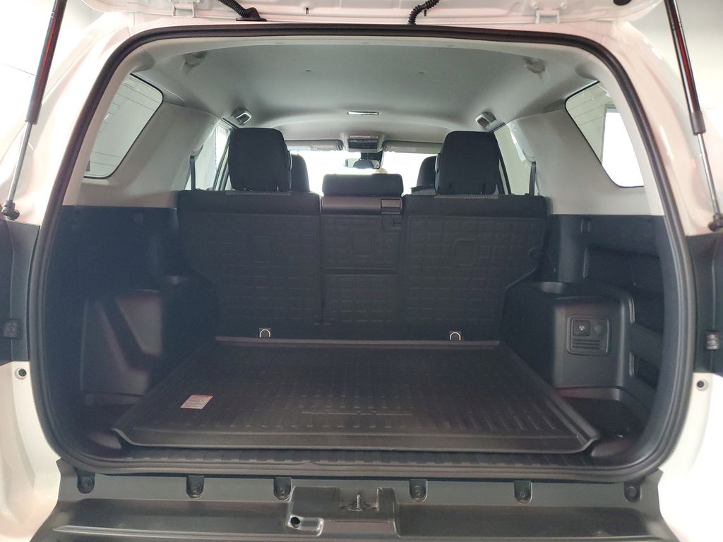 2024 Toyota 4Runner SR5 photo 7
