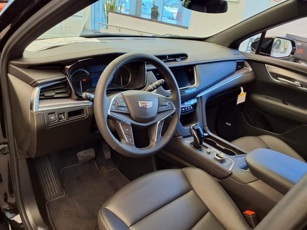 2025 Cadillac XT5 Luxury photo 9
