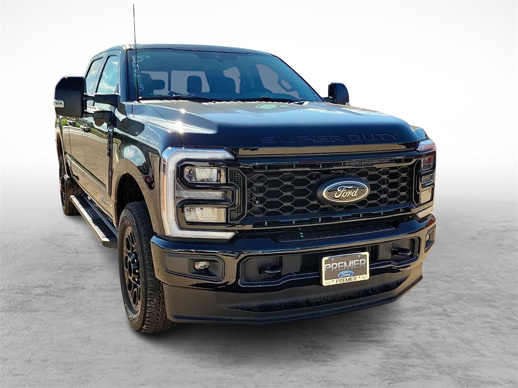 2025 Ford F-250 photo 2