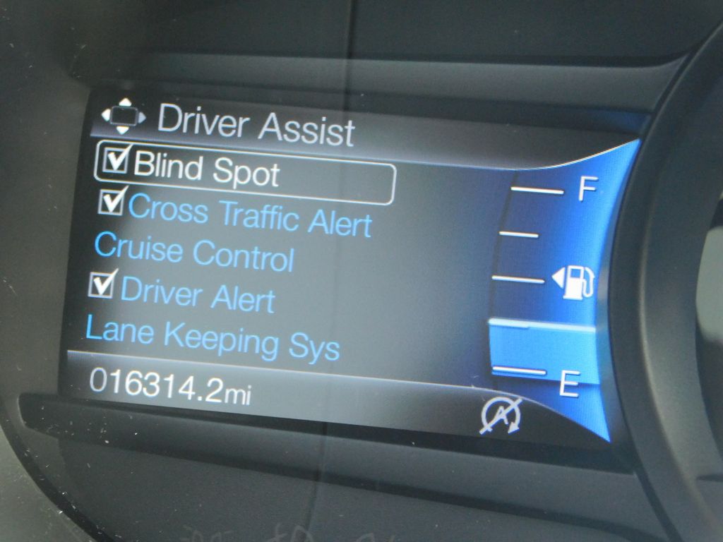2022 Ford Edge SEL photo 32