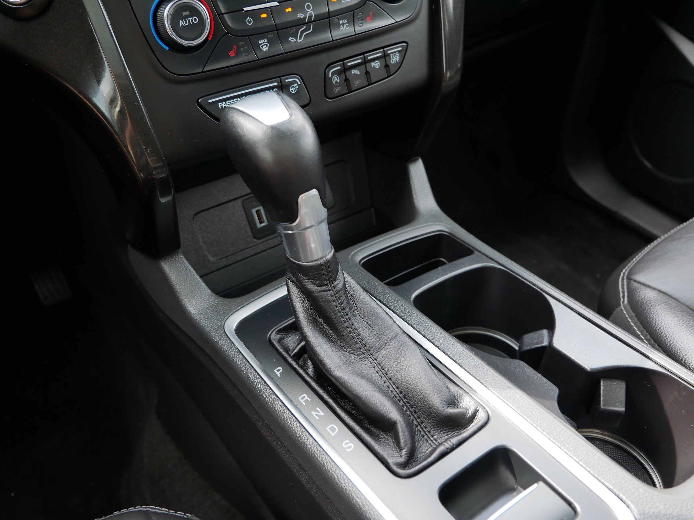 2017 Ford Escape Titanium photo 22