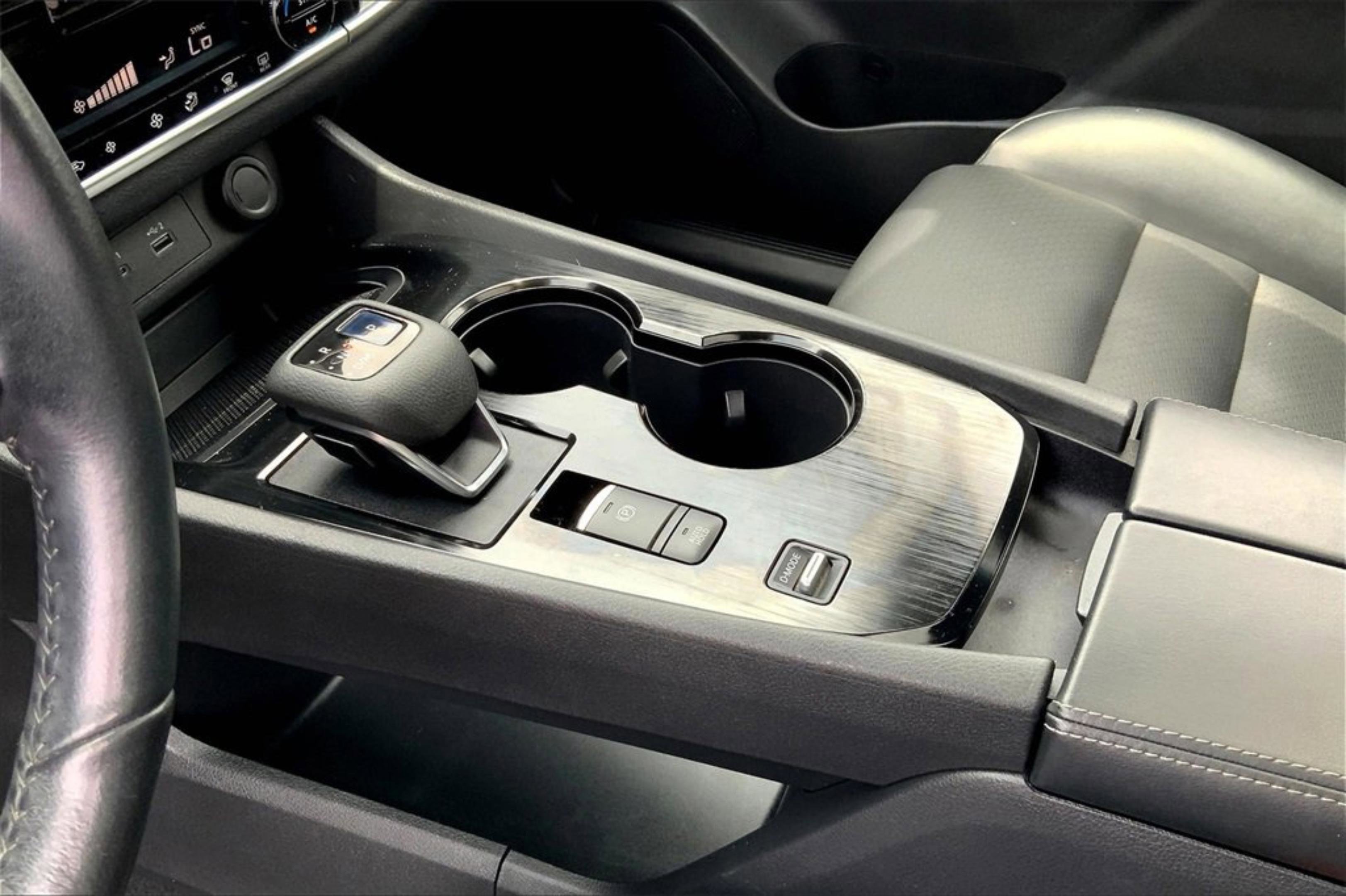 2021 Nissan Rogue SV photo 15