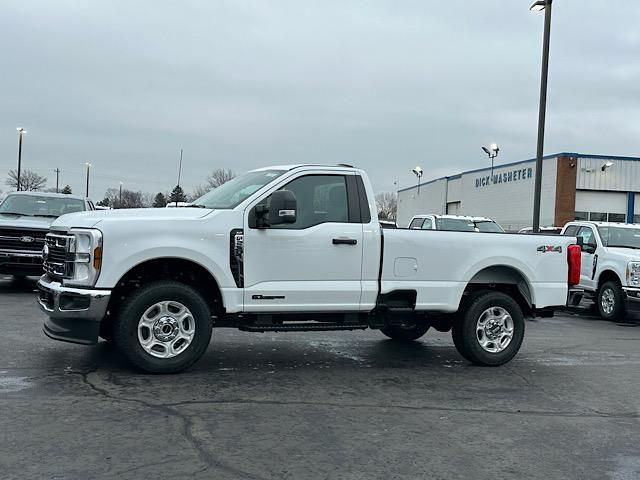 2025 Ford F-250 XLT photo 4