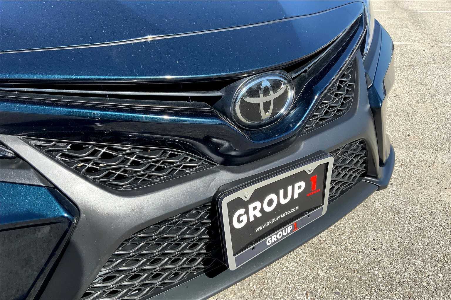 2020 Toyota Camry SE photo 26