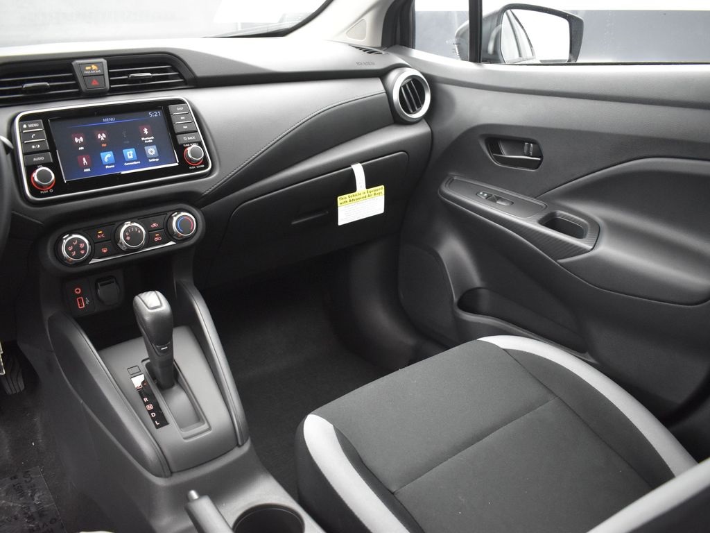 2025 Nissan Versa 1.6 S photo 29