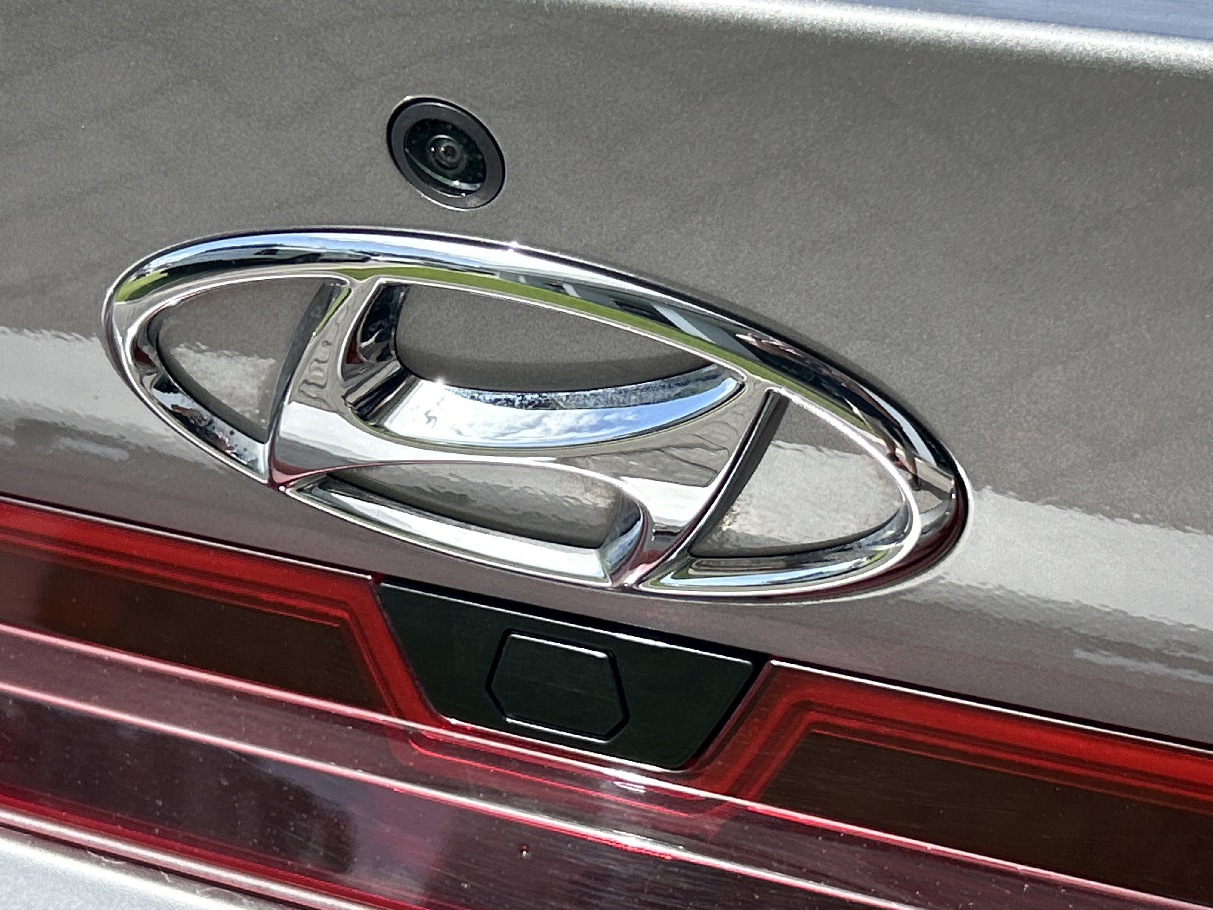 2022 Hyundai Elantra SEL photo 3