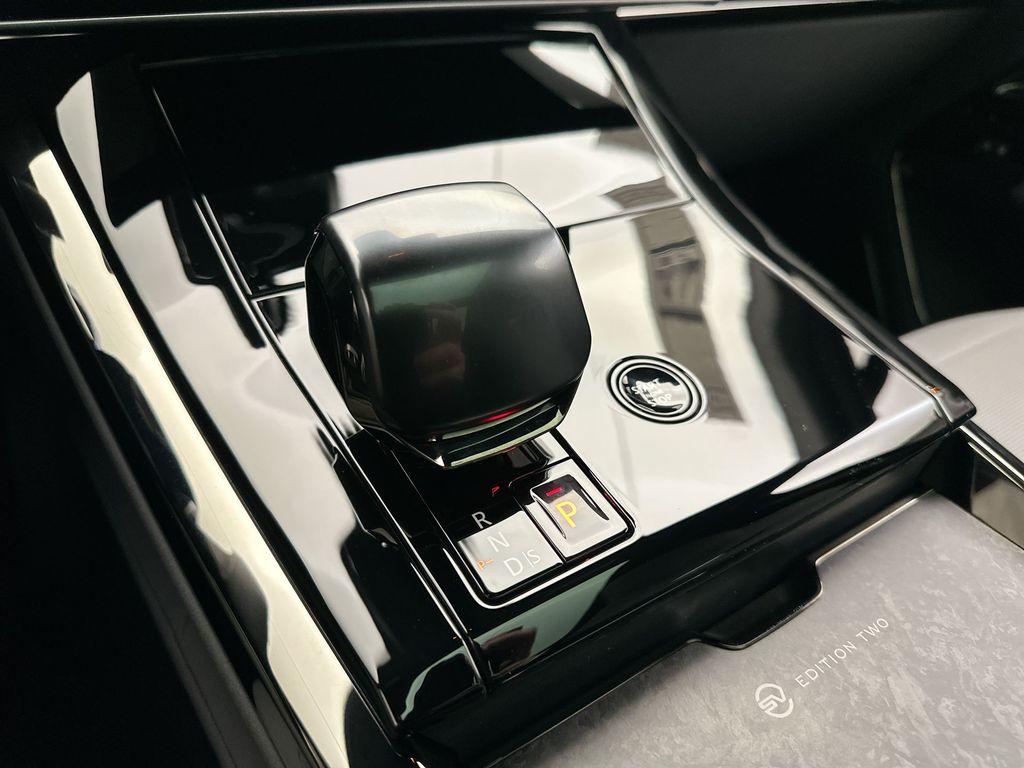 2025 Land Rover Range Rover Sport photo 11