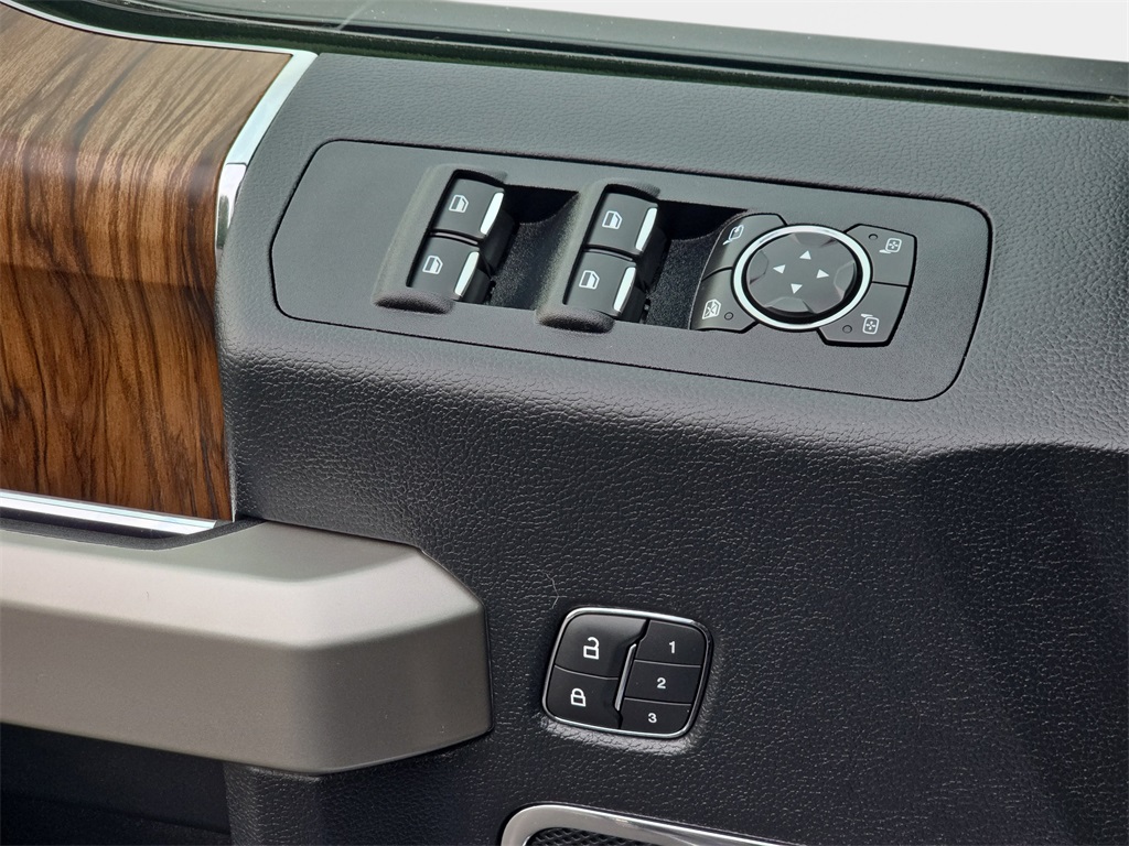 2020 Ford F-150 Lariat photo 27