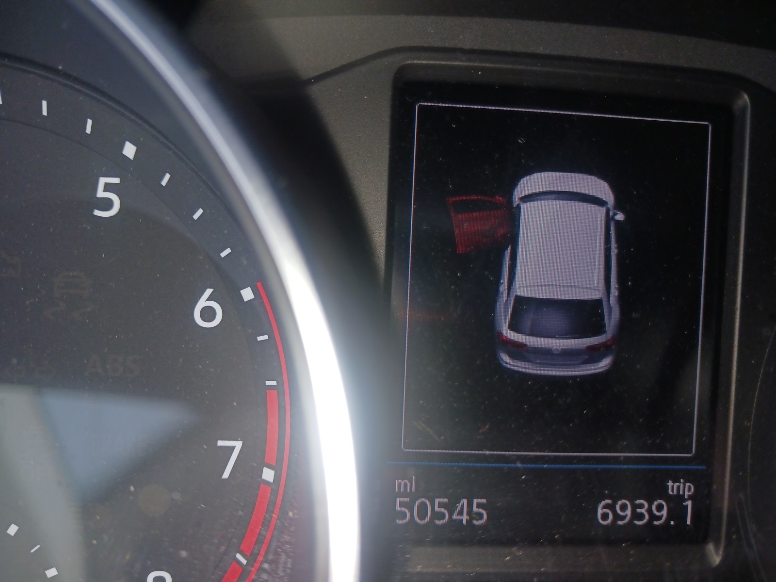 2021 Volkswagen Tiguan SE photo 4