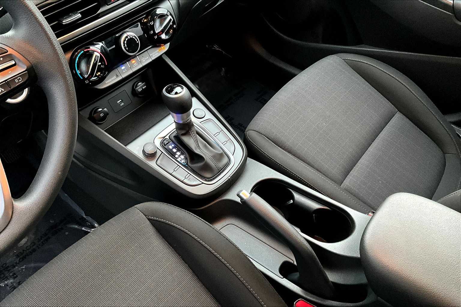 2023 Hyundai Kona SEL photo 16