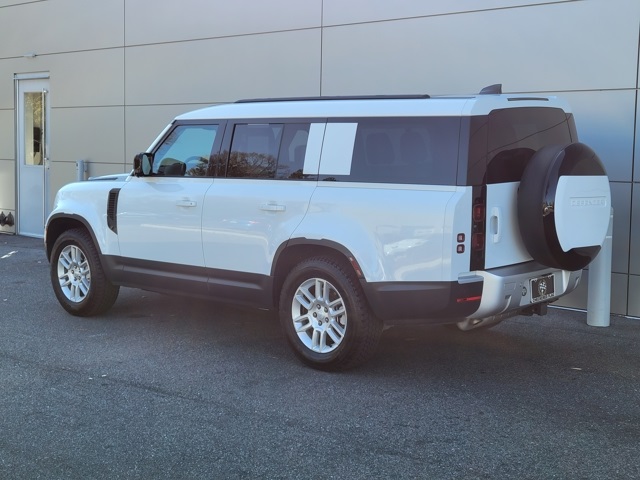 2025 Land Rover Defender 130 S photo 3