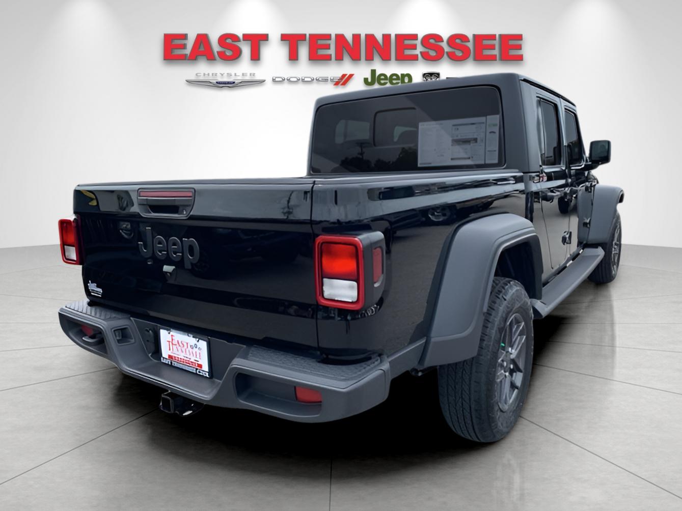 2025 Jeep Gladiator Sport S photo 3