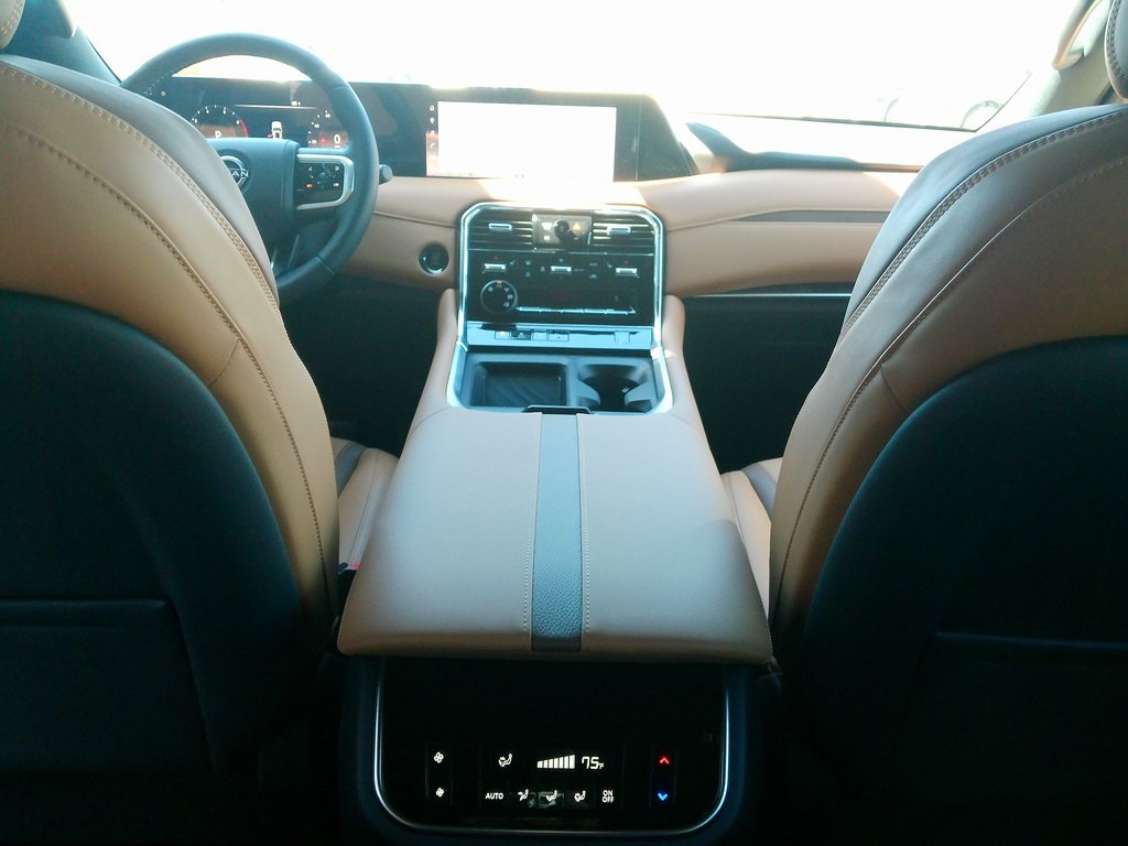 2025 Nissan Armada SL photo 34