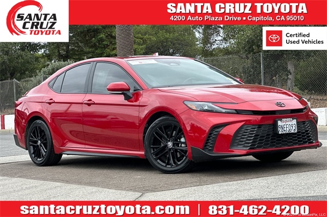 2025 Toyota Camry SE's photo