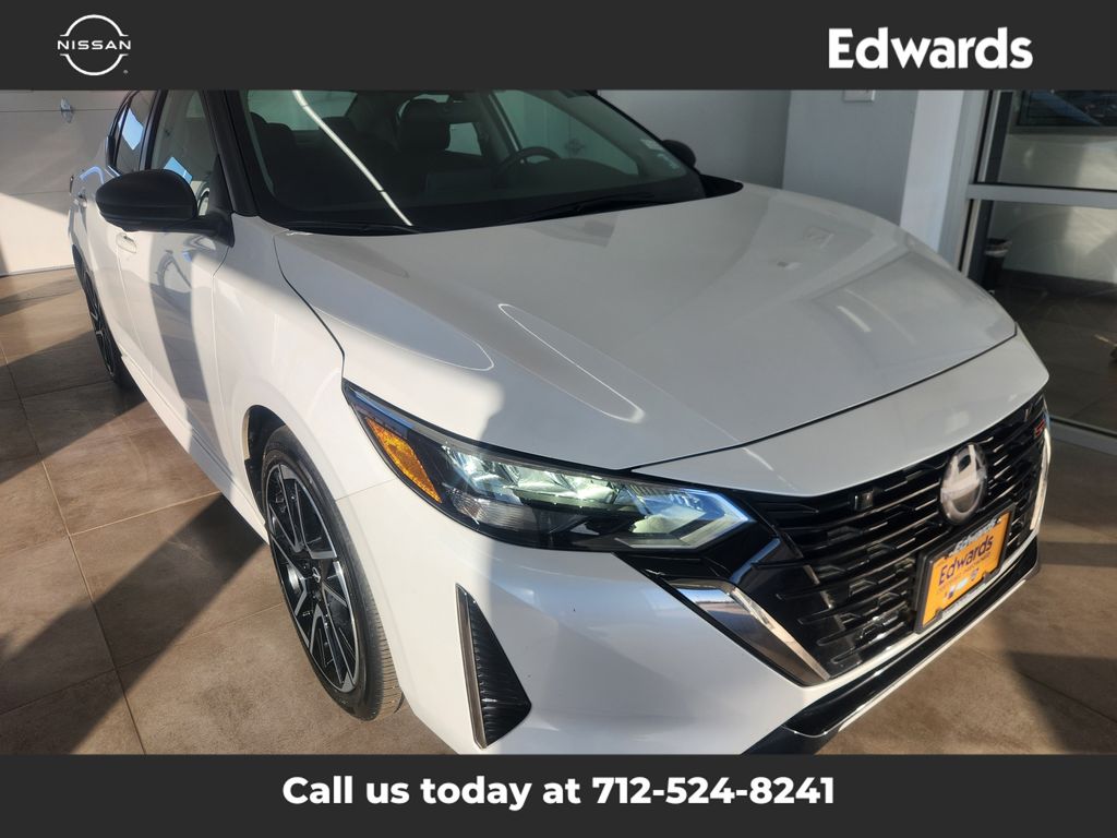 2025 Nissan Sentra SR photo 2