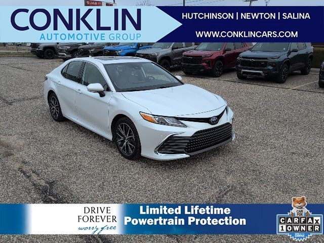 2022 Toyota Camry XLE's photo