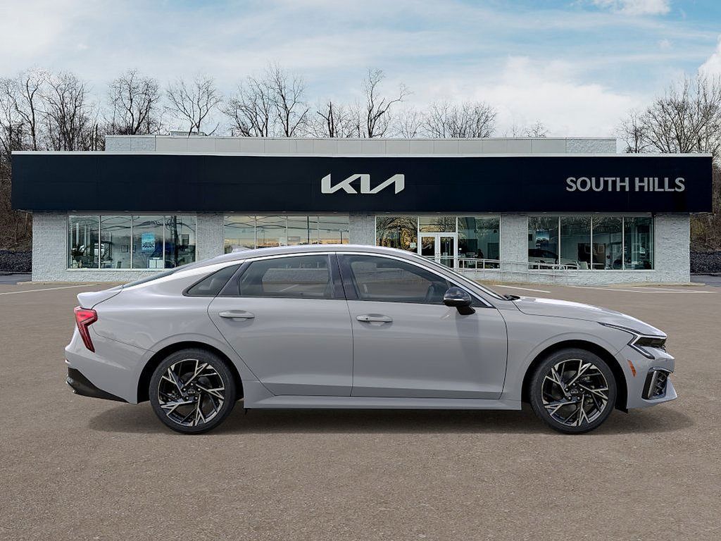 2026 Kia K5 GT-Line photo 5