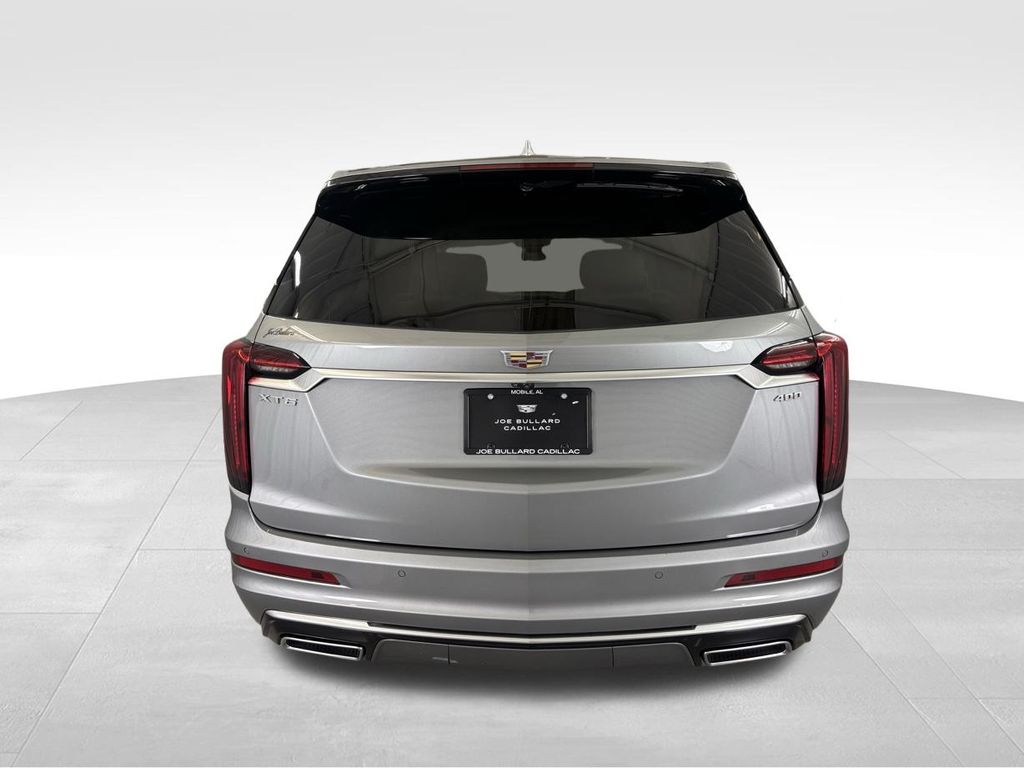 2025 Cadillac XT6 Premium Luxury photo 3