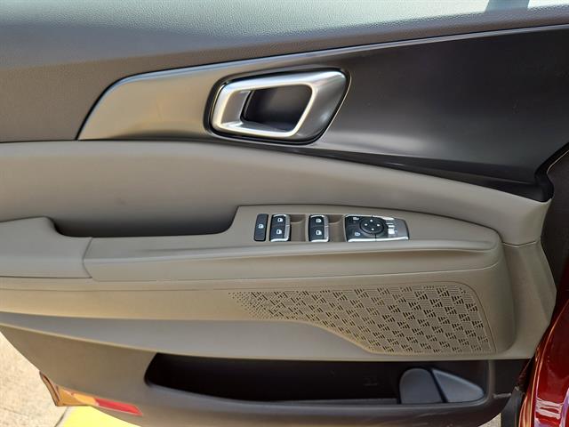 2026 Kia Carnival LXS photo 12