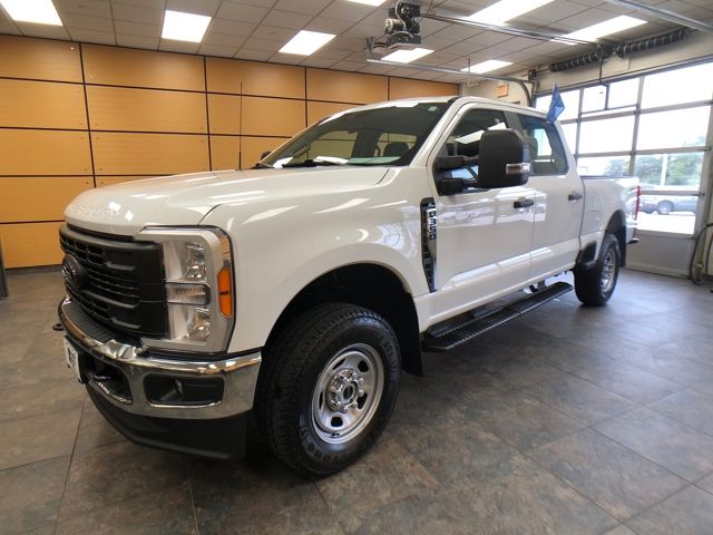 2023 Ford F-350 XL photo 4