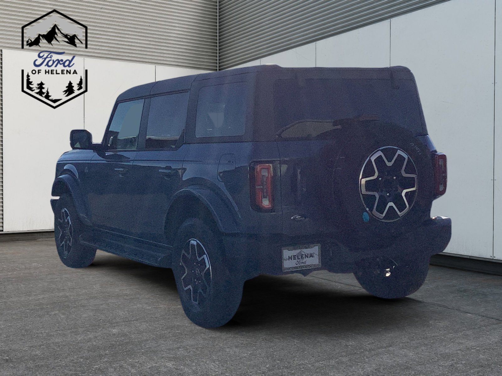 2025 Ford Bronco Outer Banks photo 3