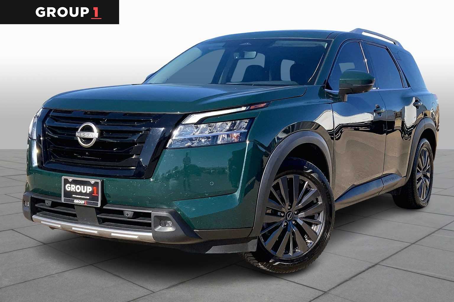 2023 Nissan Pathfinder SL's photo