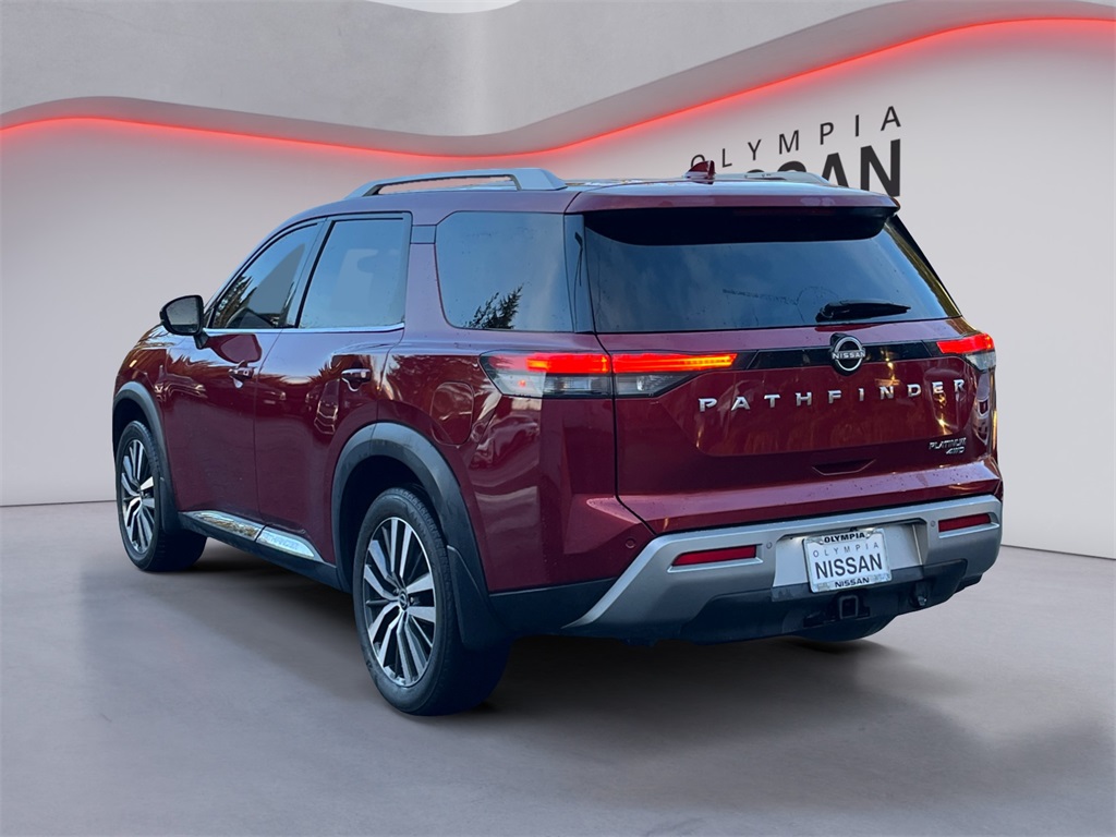 2022 Nissan Pathfinder Platinum photo 2