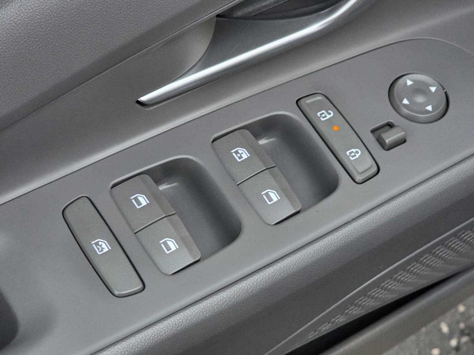 2024 Hyundai Elantra SEL photo 19
