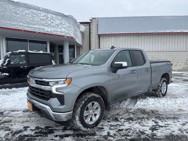 2025 Chevrolet Silverado 1500 LT's photo