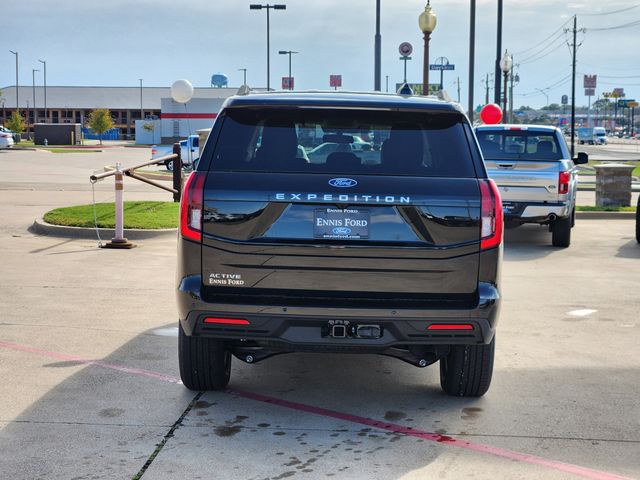 2025 Ford Expedition Base photo 4