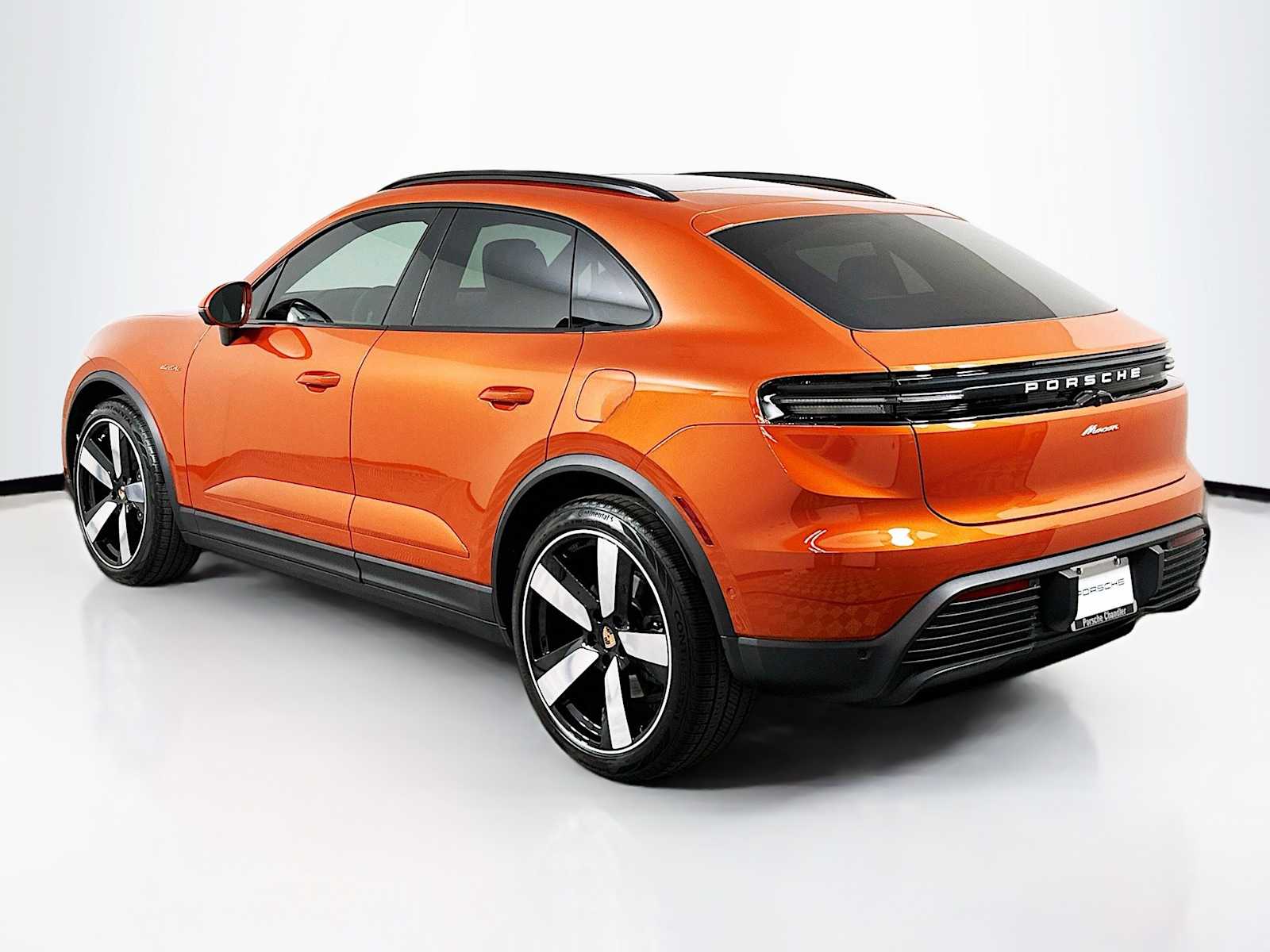 2025 Porsche Macan Electric photo 3