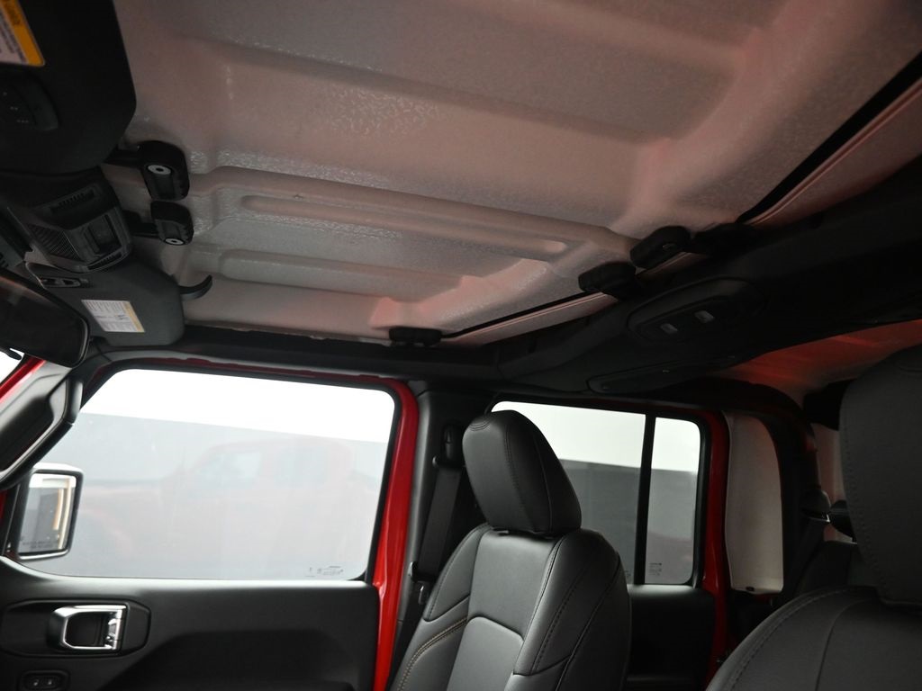 2025 Jeep Gladiator Sport photo 14
