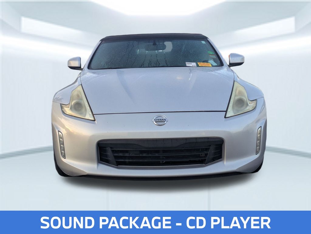 2013 Nissan 370Z Base photo 2