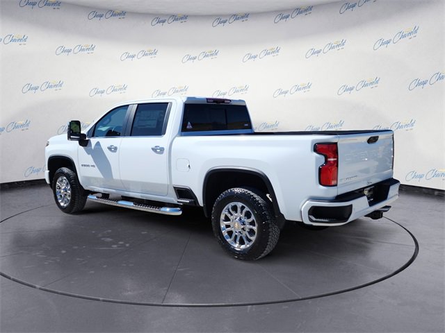 2025 Chevrolet Silverado 2500HD LT photo 2