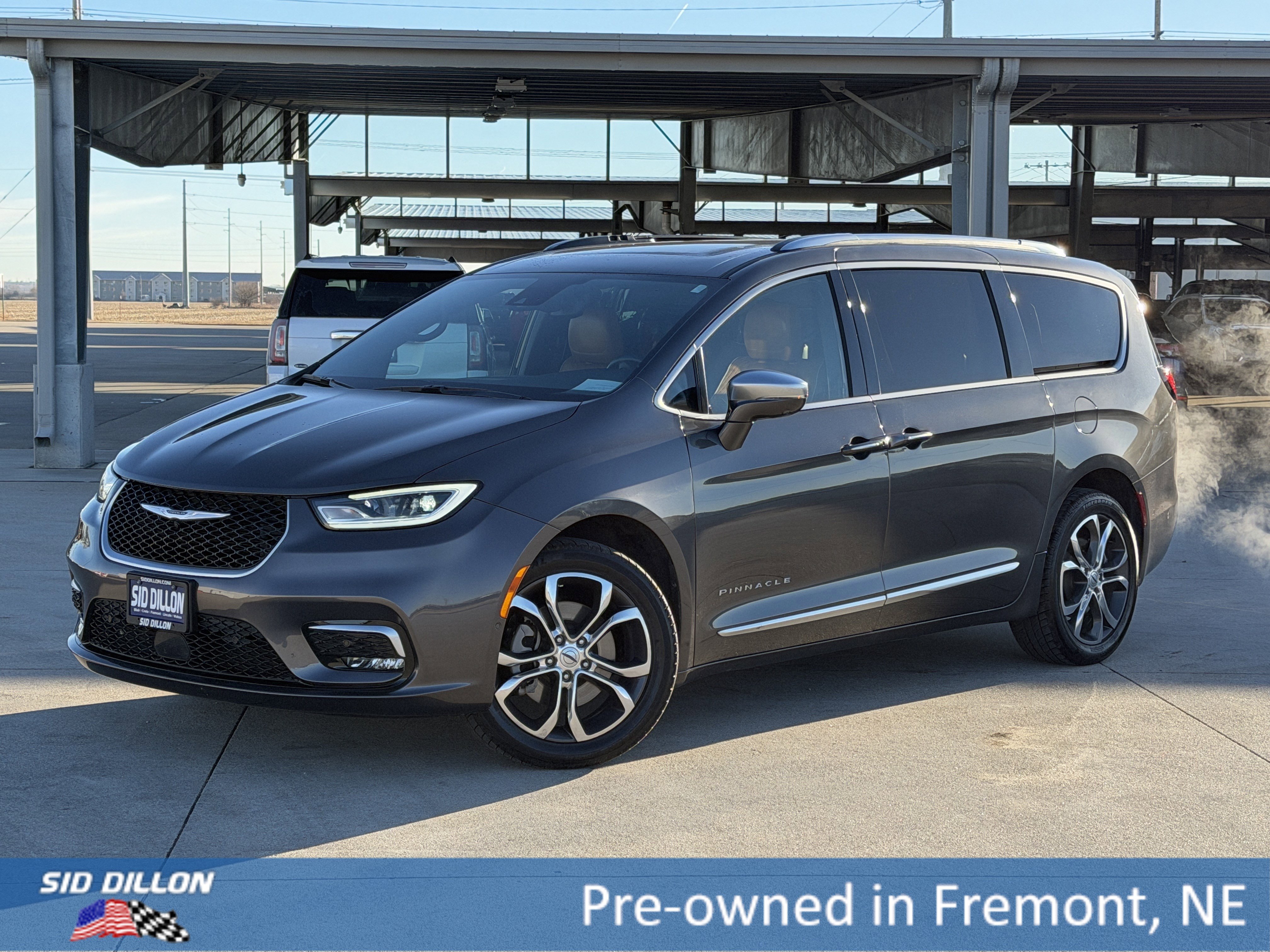 2022 Chrysler Pacifica Pinnacle's photo