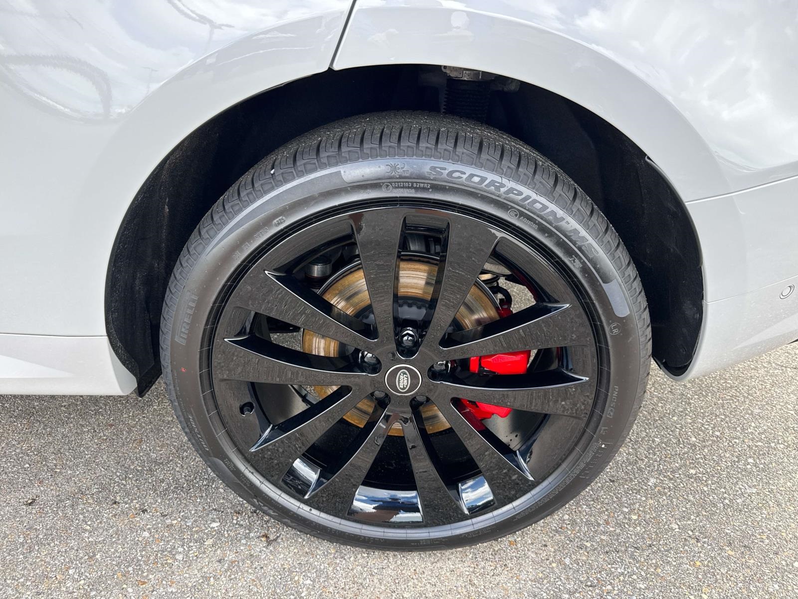 2025 Land Rover Range Rover Sport SE photo 3