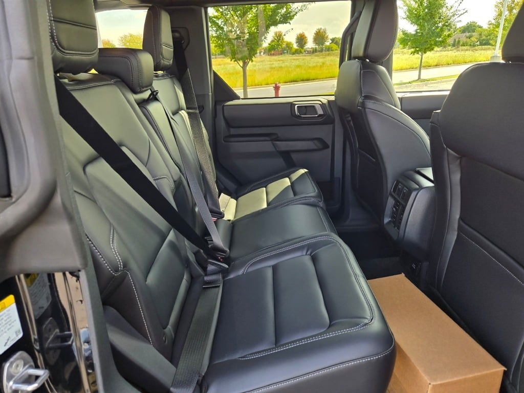 2025 Ford Bronco Outer Banks photo 8