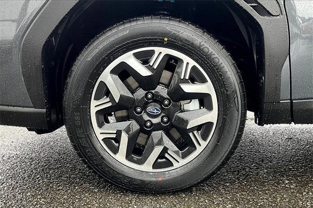 2025 Subaru Forester Base photo 12