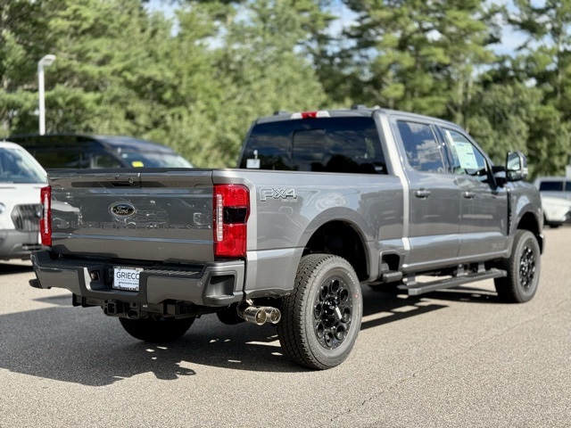 2025 Ford F-350 Lariat photo 4