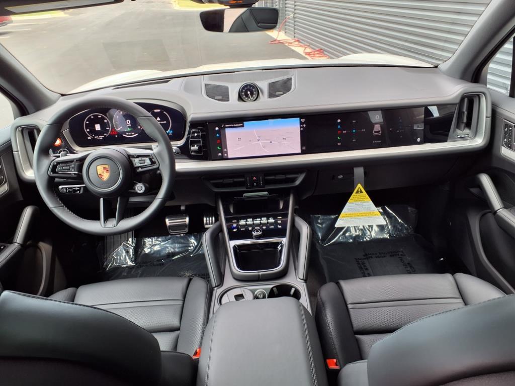 2025 Porsche Cayenne E-Hybrid photo 22