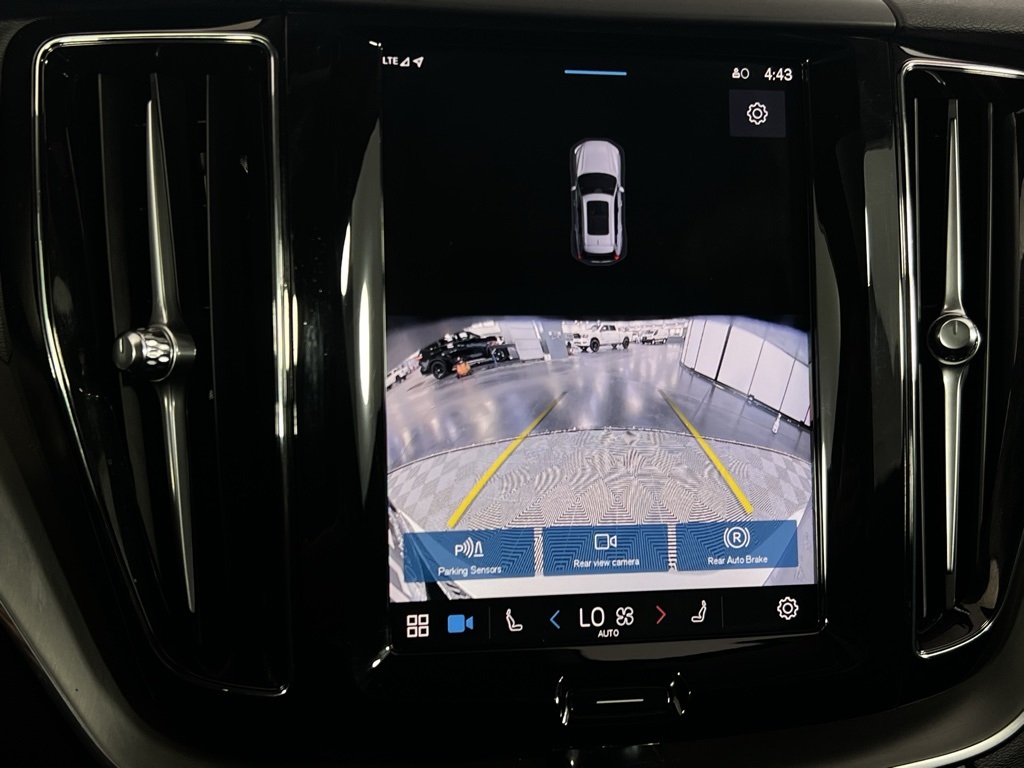 2024 Volvo XC60 B5 Core photo 18