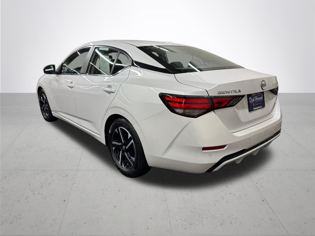 2024 Nissan Sentra SV photo 4