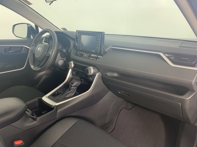 2022 Toyota RAV4 LE photo 24