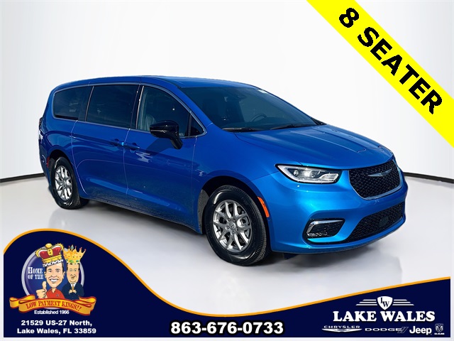 2026 Chrysler Pacifica Select's photo