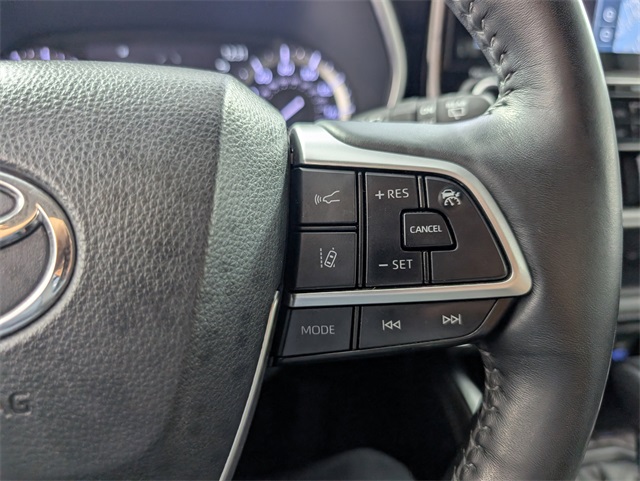 2022 Toyota Highlander Platinum photo 26