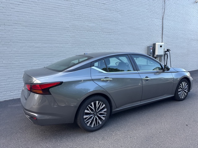 2023 Nissan Altima 2.5 SV photo 3