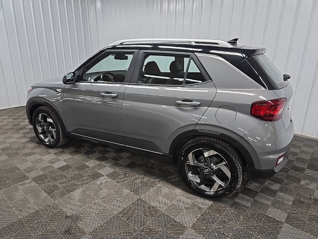 2022 Hyundai Venue SEL Limited photo 4