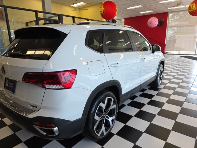 2023 Volkswagen Taos SEL photo 3