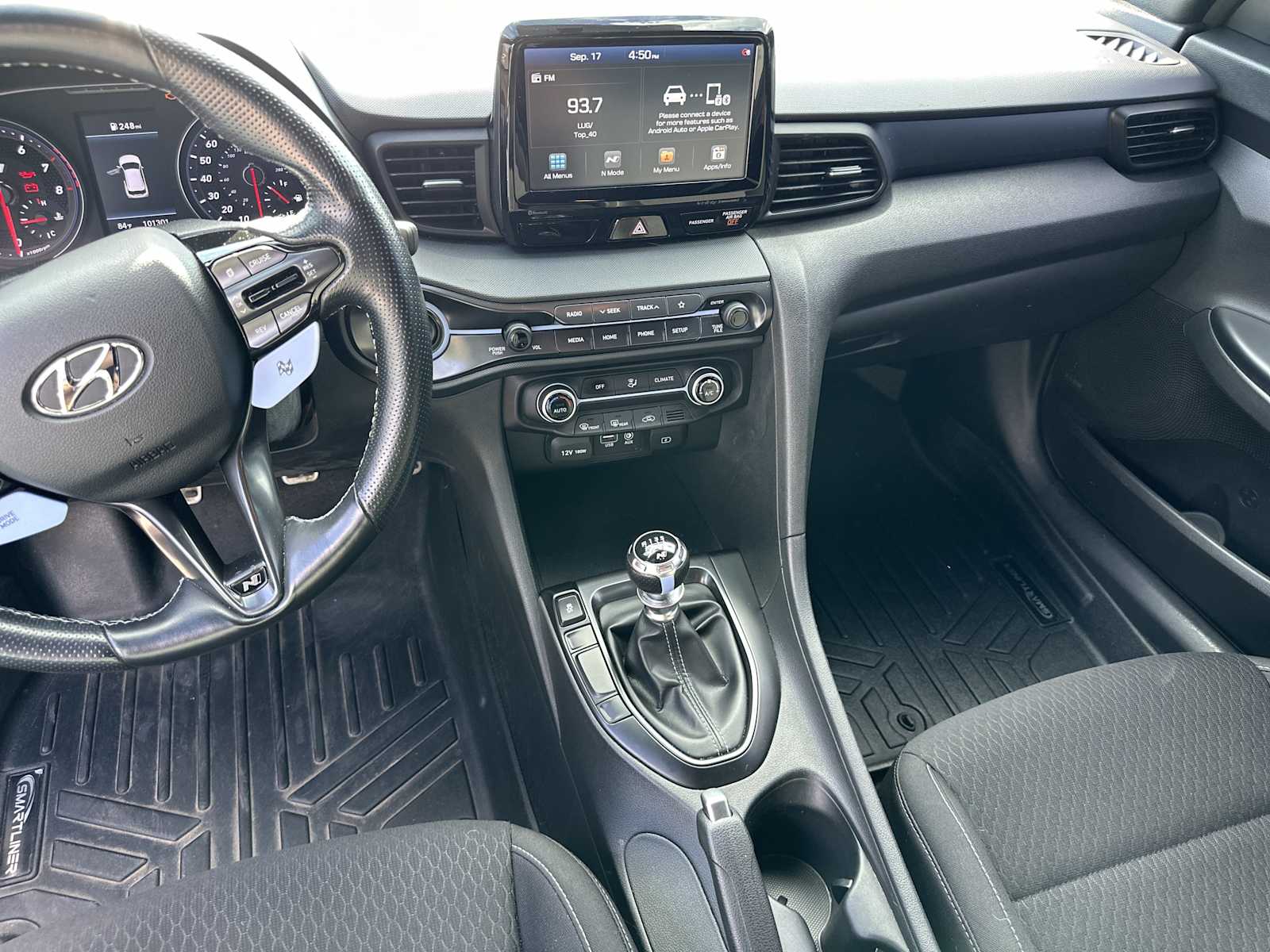 2020 Hyundai Veloster N photo 23