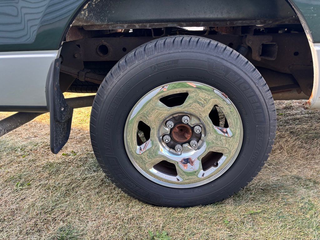 2005 Ford F-150 XLT photo 9